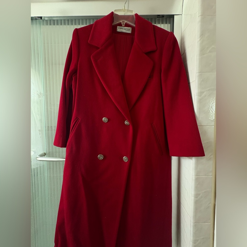 Bold Red Wool Trench Coat with Tailored Silhouette